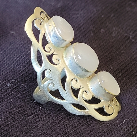 Ring - Picture 2 of 3